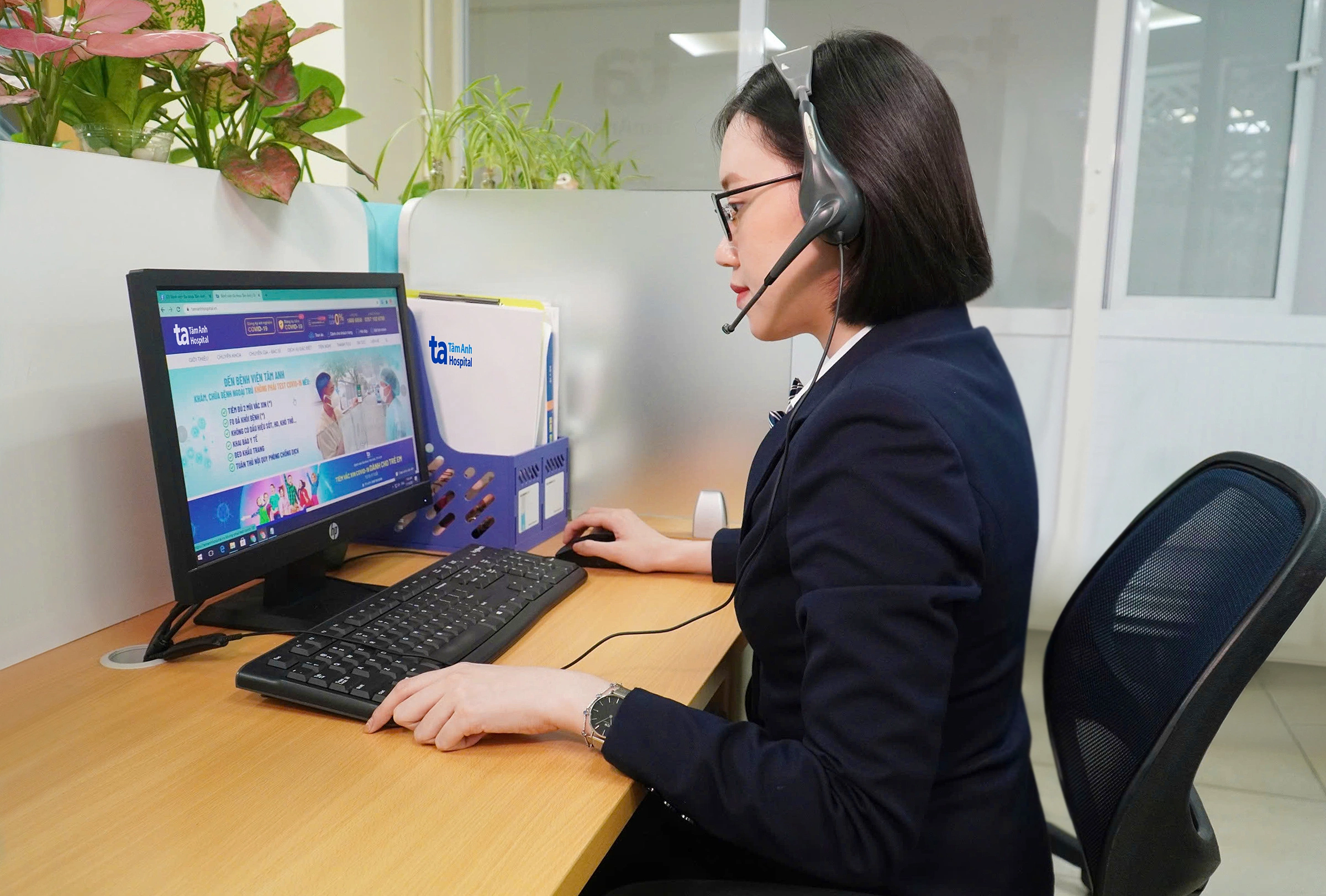 Thay đổi thói quen nhỏ để bảo vệ cột sống khi làm việc với máy tính